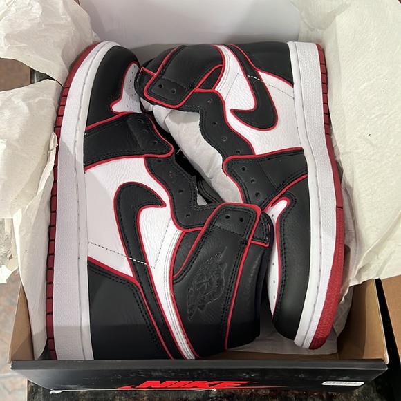 Jordan 1 bloodline size 9 - Picture 2 of 5